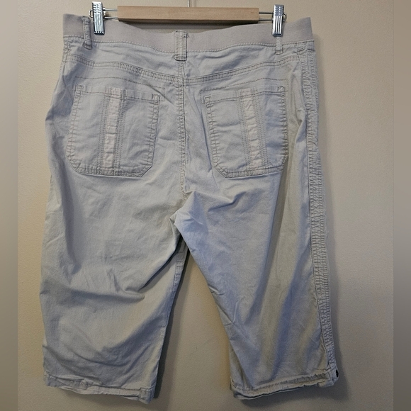 Lee Relaxed Fit Women's Size 14 Medium Beige Cropped Pants Cotton Blend - Picture 2 of 4